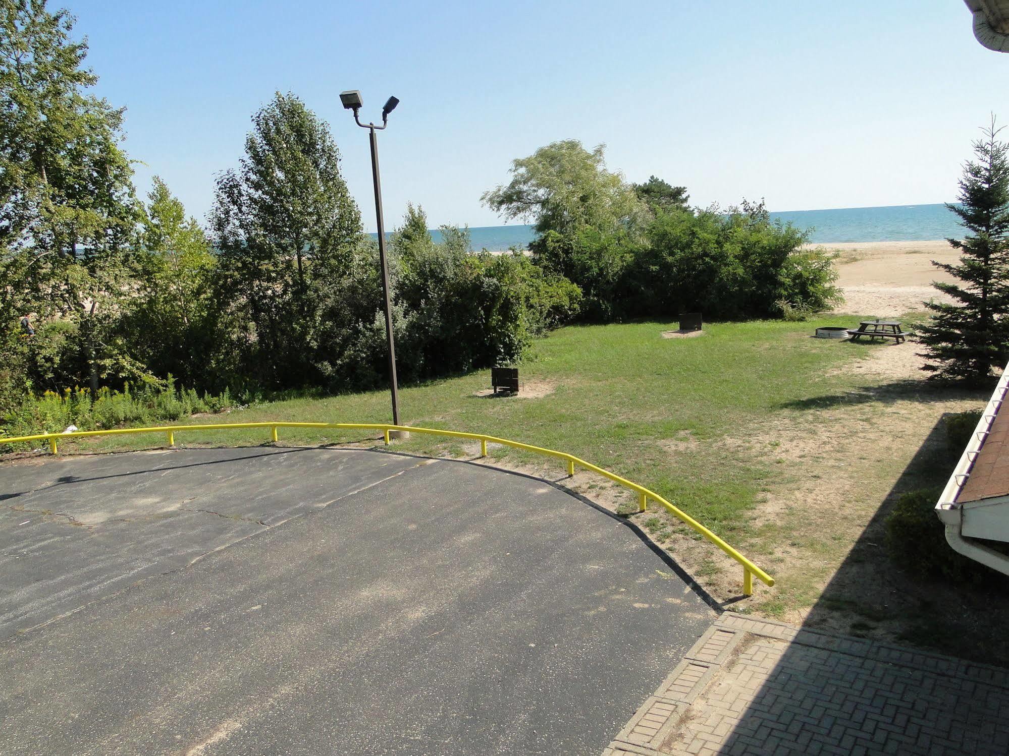 Oscoda Lakeside Hotel Esterno foto